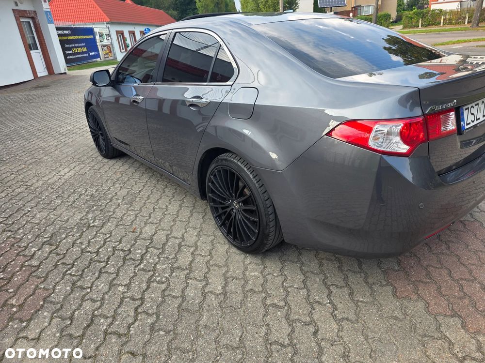 Honda Accord 2.0 Executive Nav - 25