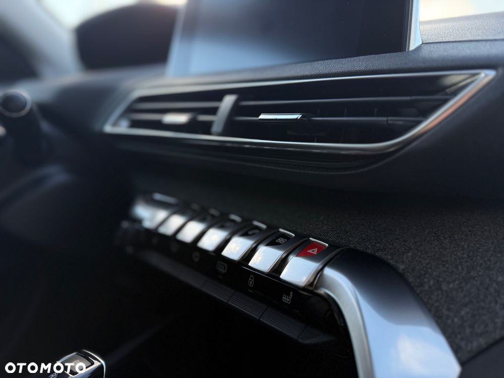 Peugeot 3008 1.6 THP Allure S&S EAT6 - 23