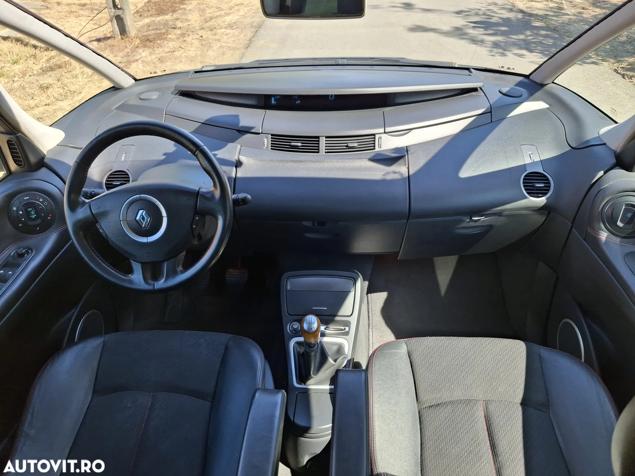 Renault Espace 2.0 dCi FAP Initiale - 6