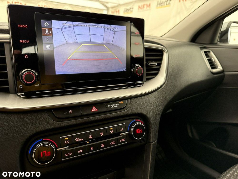 Kia Ceed - 27