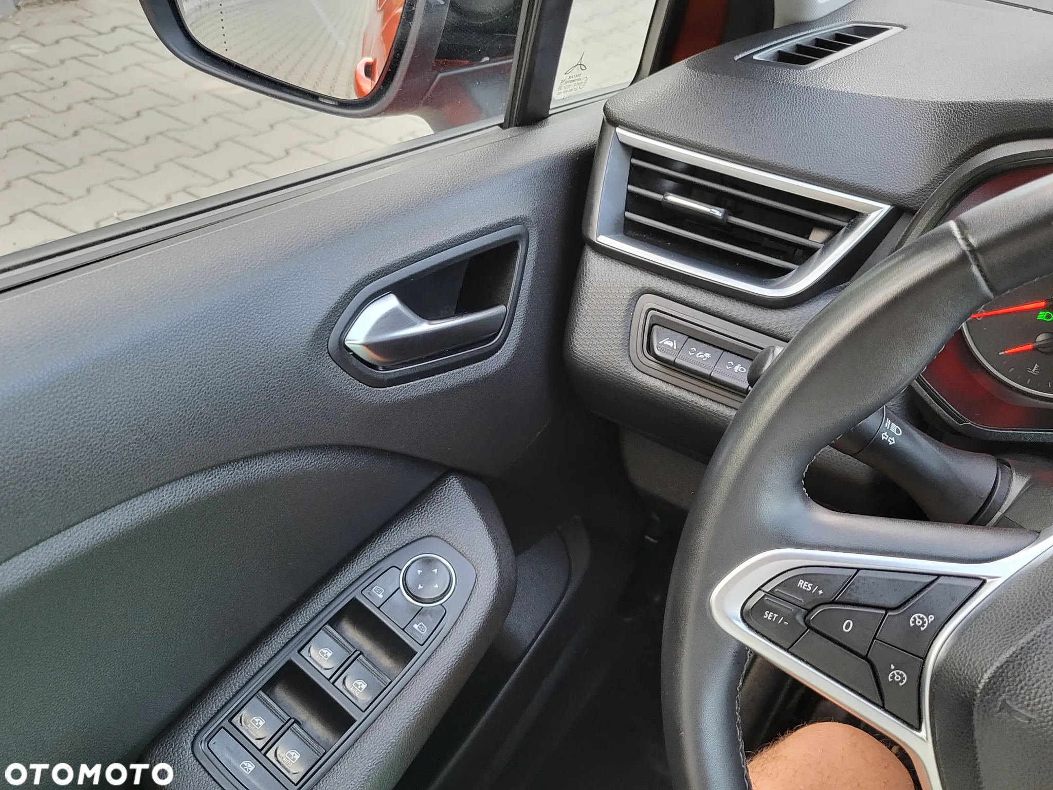 Renault Clio 1.0 TCe Equilibre - 17
