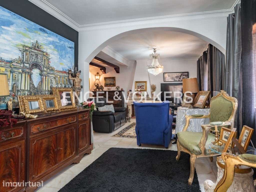 Elegante Moradia T4 com Jardim Privativo no Bairro da Encarnação - Grande imagem: 3/32