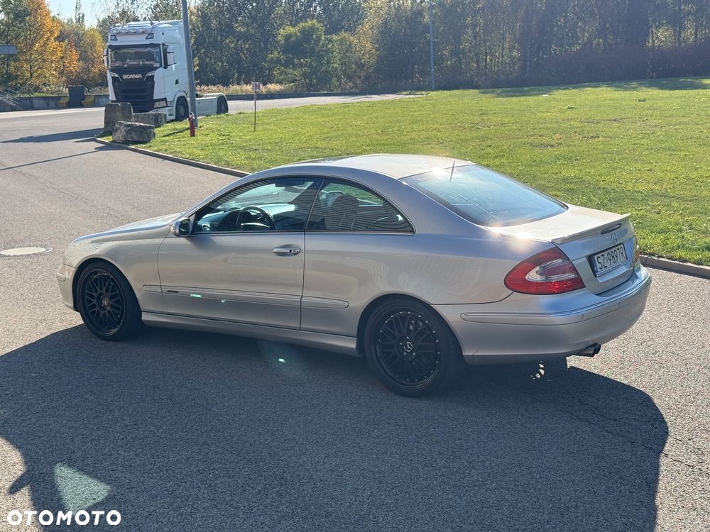 Mercedes-Benz CLK - 11