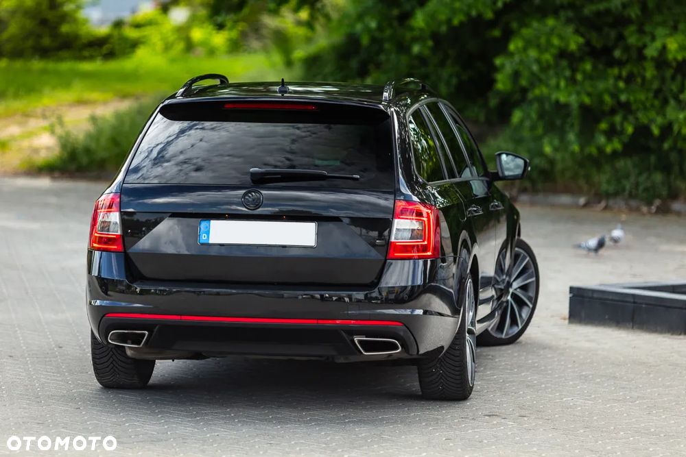 Skoda Octavia 2.0 TDI DSG RS - 10