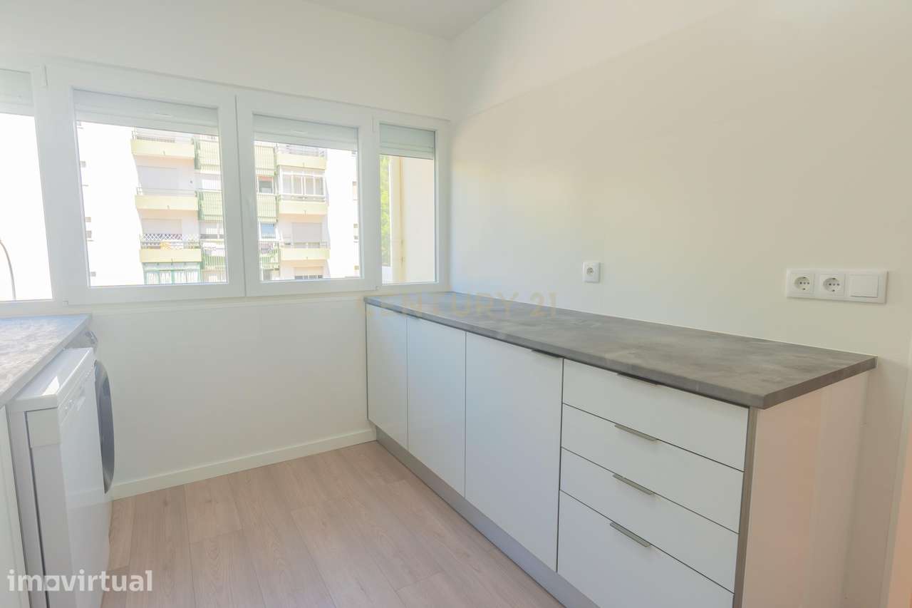 Arrendamento T2 em Paço de Arcos com cozinha equipada - Grande imagem: 5/26