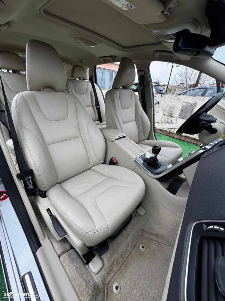 Volvo V60 1.6 D2 Drive Summum Start/Stop — fotografia 17