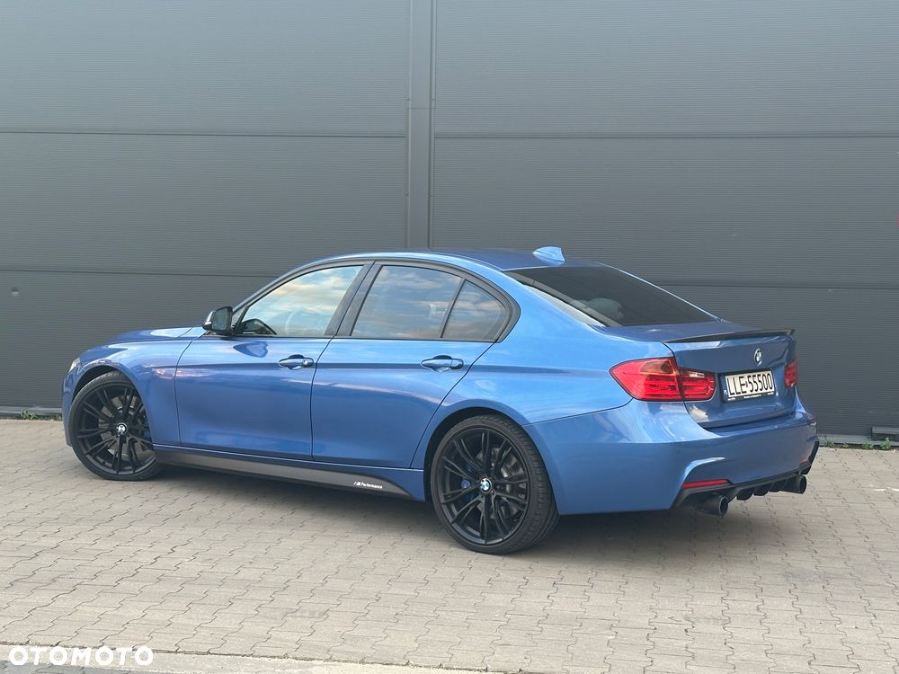 BMW Seria 3 335i xDrive - 12
