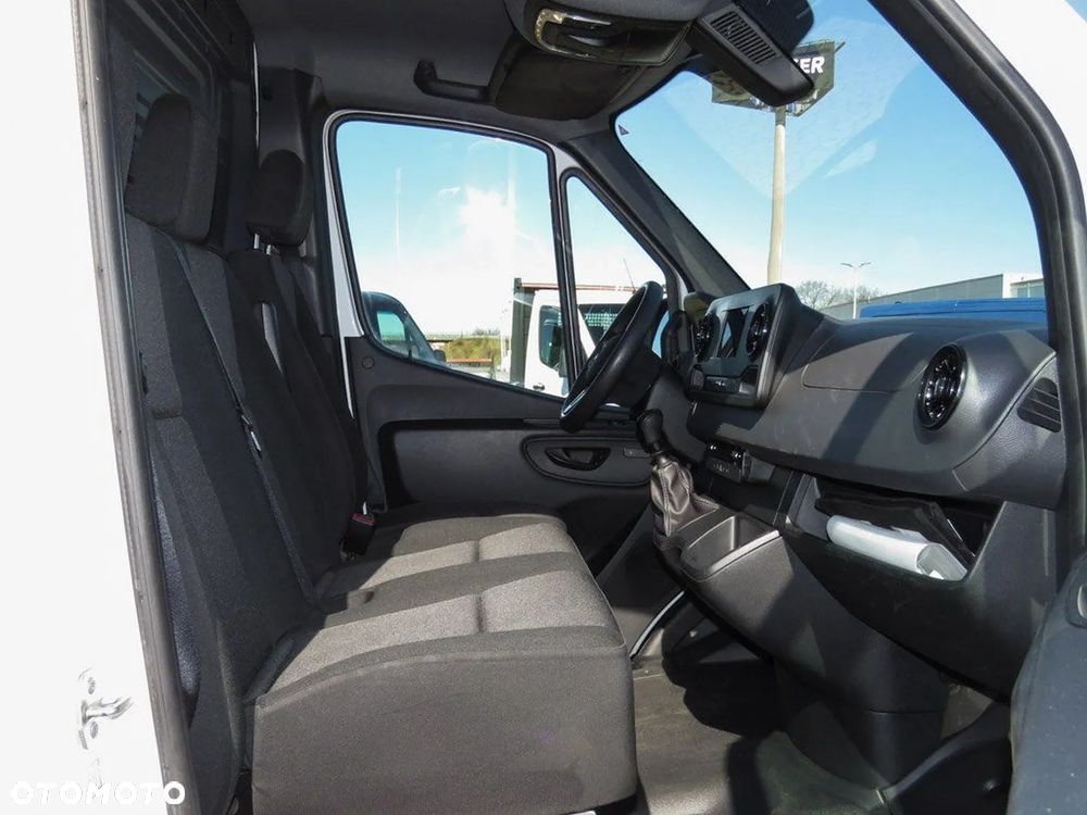 Mercedes-Benz Sprinter - 7