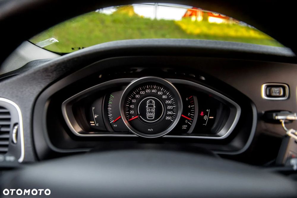 Volvo V40 D2 Momentum - 23