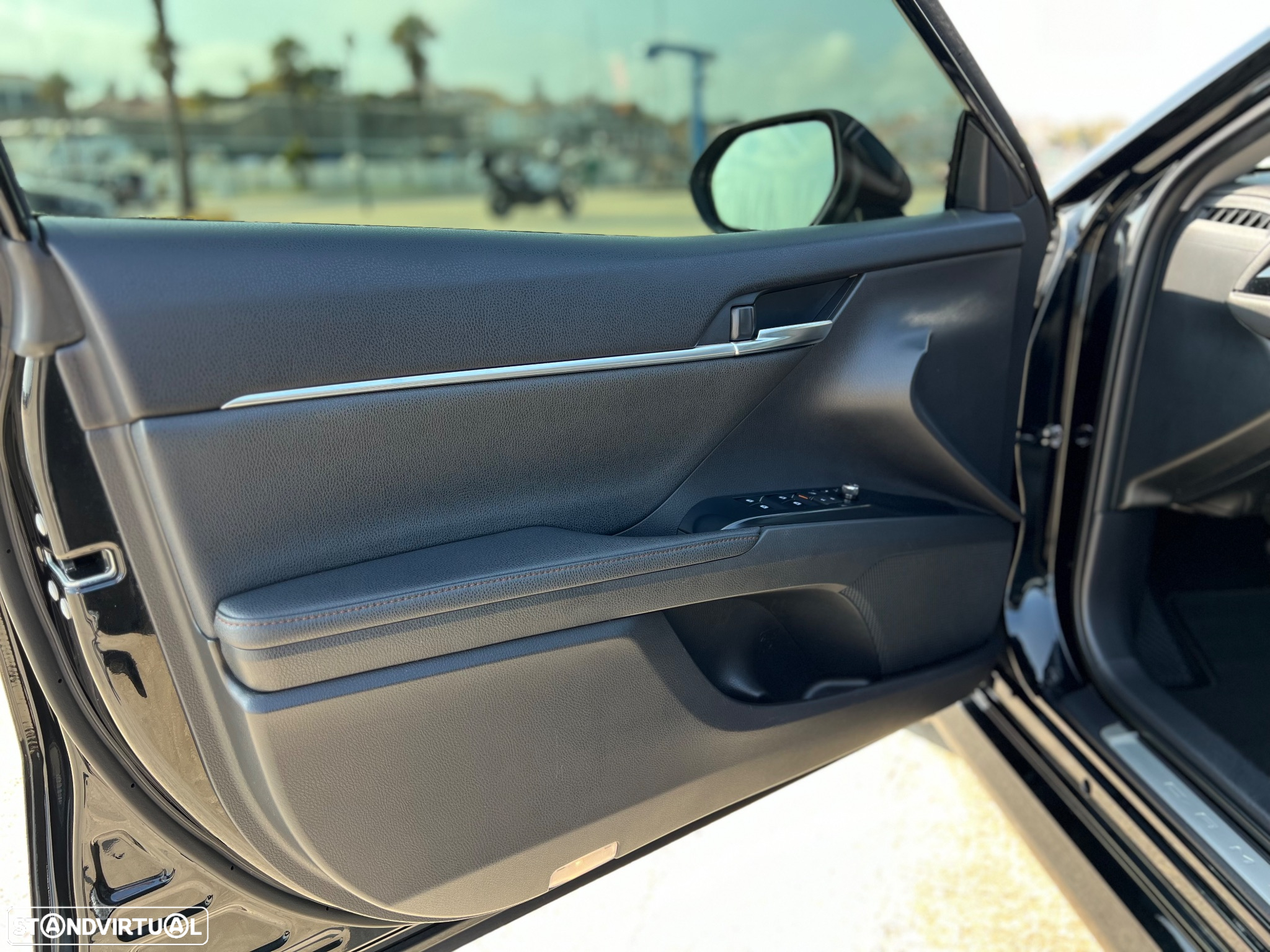 Toyota Camry 2.5 Hybrid Luxury - 12