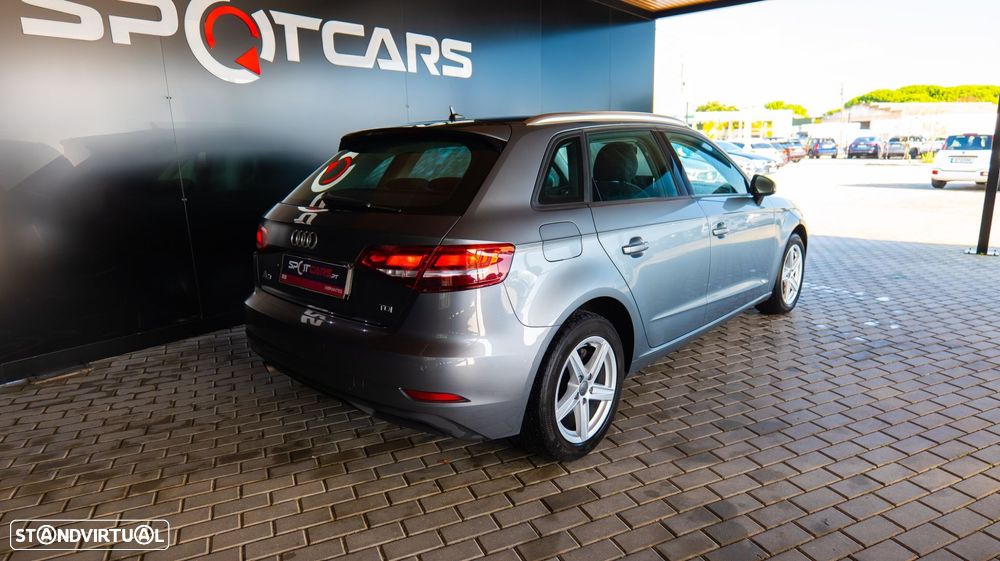 Audi A3 Sportback 1.6 TDI Design - 7