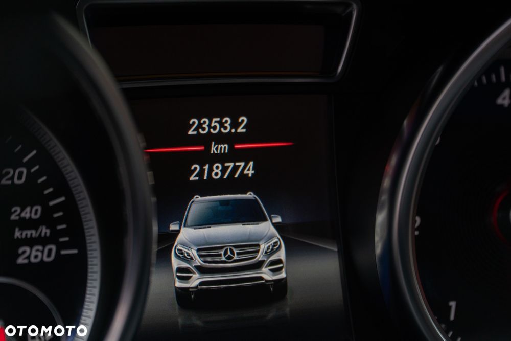 Mercedes-Benz GLE 350 d 4-Matic - 29