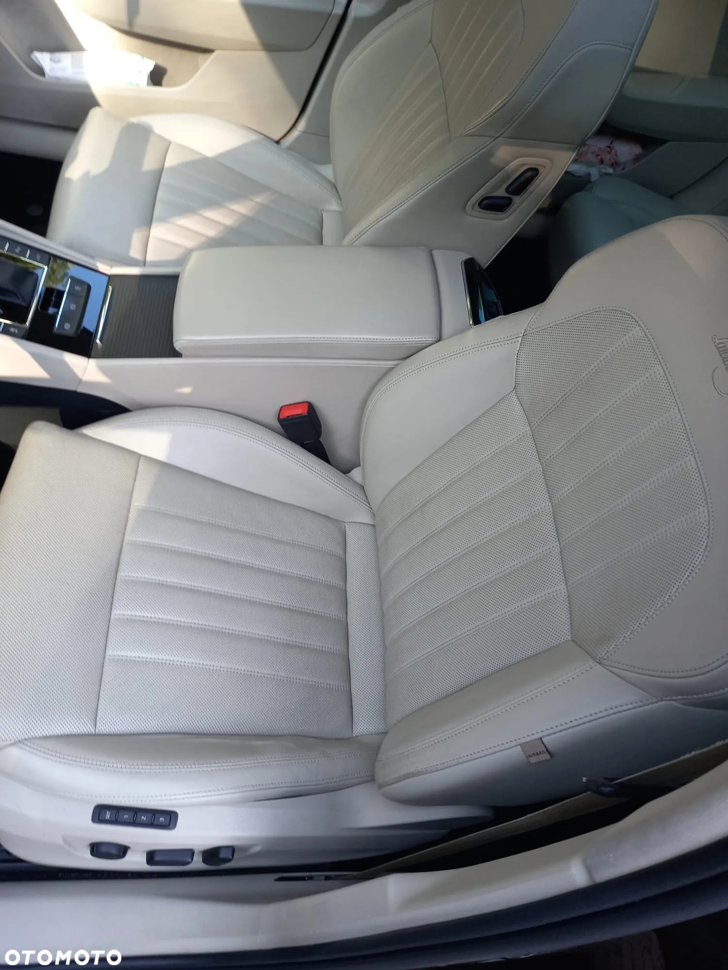 Skoda Superb 2.0 TDI 4x4 L&K DSG - 17