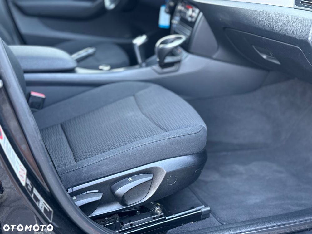 BMW X1 sDrive20d xLine - 33