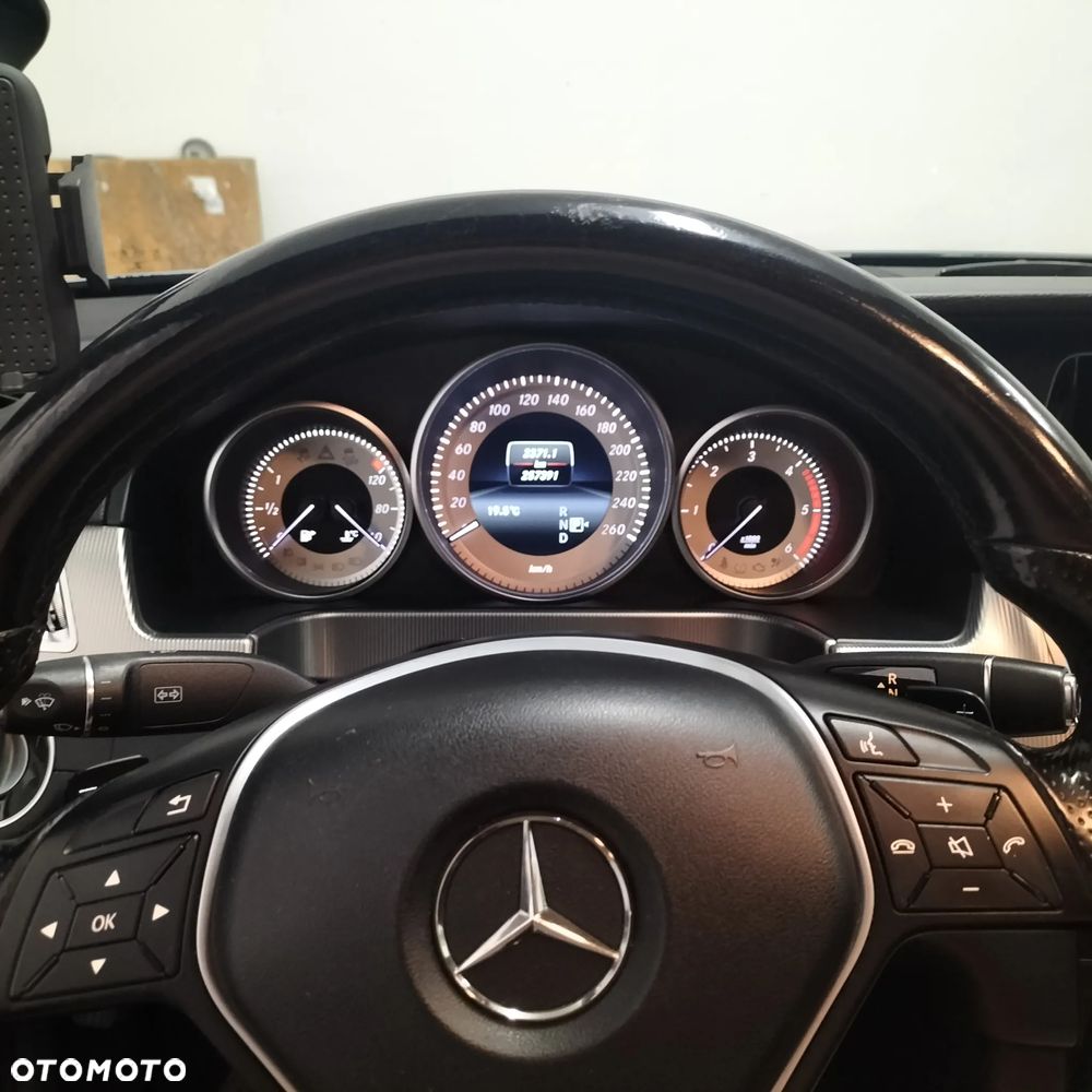 Mercedes-Benz Klasa E 220 CDI 7G-TRONIC - 4