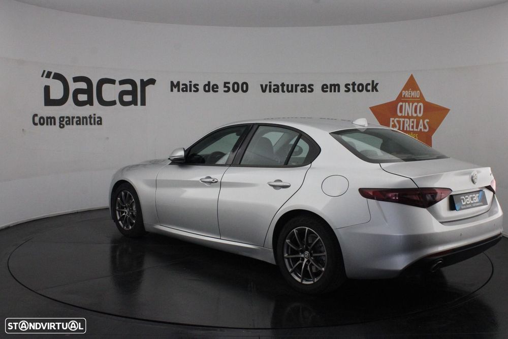 Alfa Romeo Giulia 2.2 D - 5