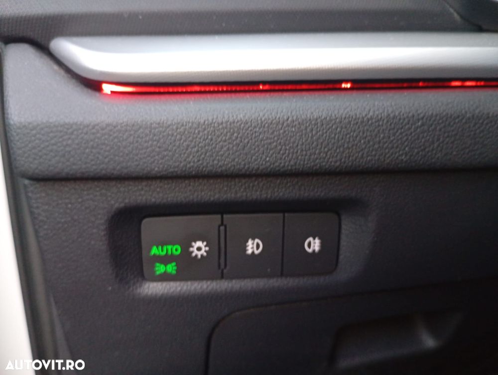 Skoda Octavia 2.0 TDI DSG Ambition - 36