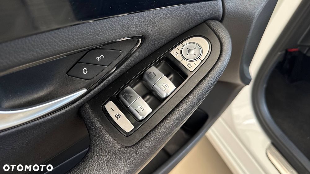 Mercedes-Benz Klasa C 180 (BlueTEC) d - 24