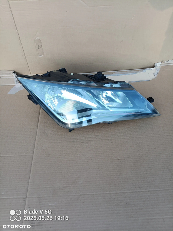 Lampa Prawa Seat Leon 3 III Zwykła