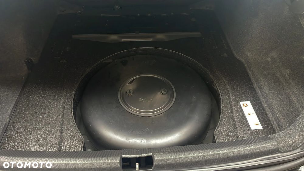 Volkswagen Passat - 24