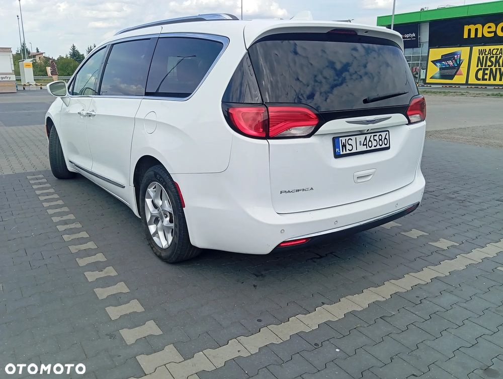 Chrysler Pacifica - 7
