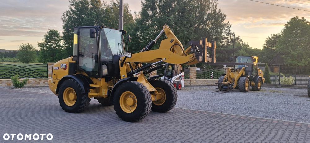 Caterpillar CAT 908M/ 2595Mth/ Maszyna sprowadzona - 2