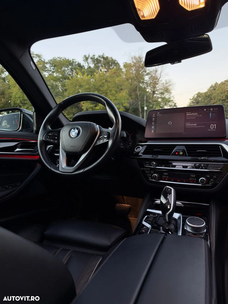 BMW Seria 5 530e Aut. Luxury Line - 12