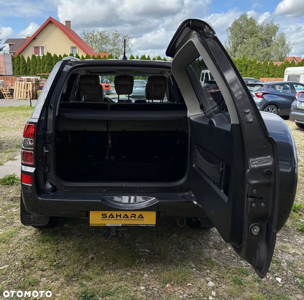 Suzuki Grand Vitara 2.4 De Luxe - 8