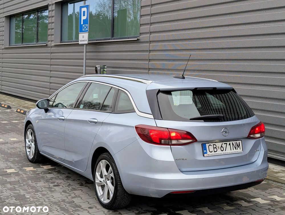 Opel Astra 1.6 CDTI Dynamic - 11