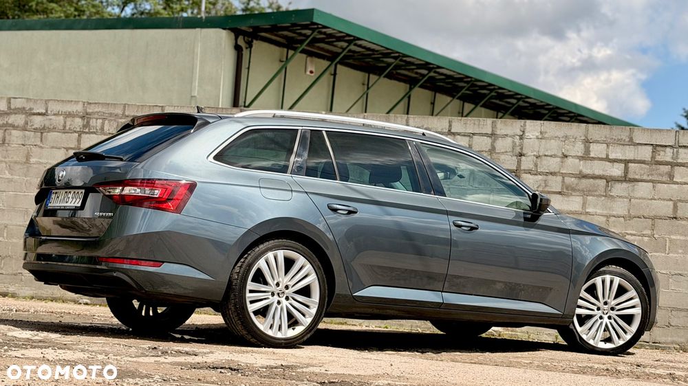Skoda Superb 2.0 TDI Premium Edition - 27
