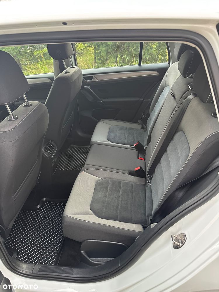 Volkswagen Golf - 36