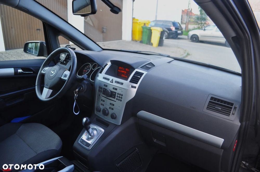 Opel Zafira 1.8 Easytronic Family Plus - 21