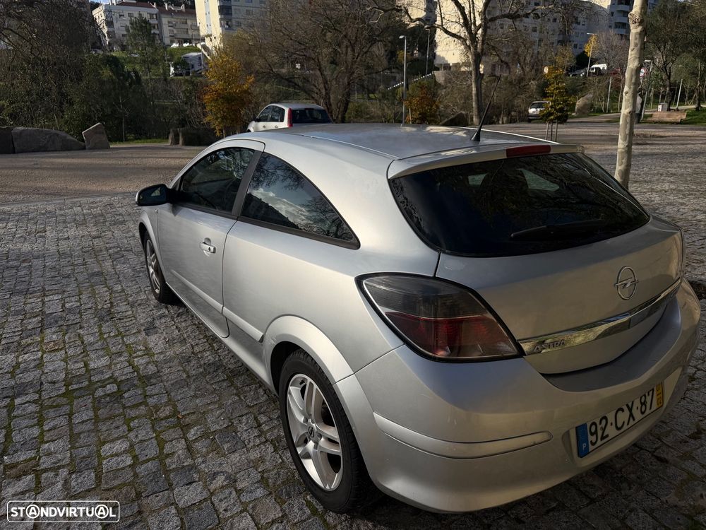 Opel Astra GTC 1.3 CDTI - 4