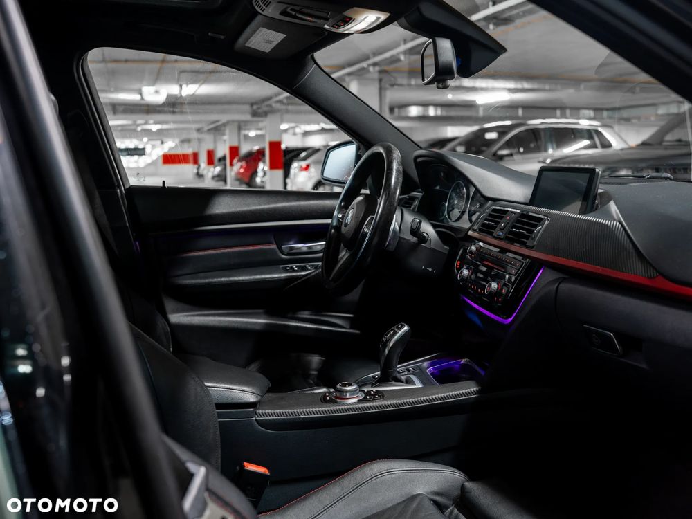 BMW Seria 3 335i Sport Line - 26