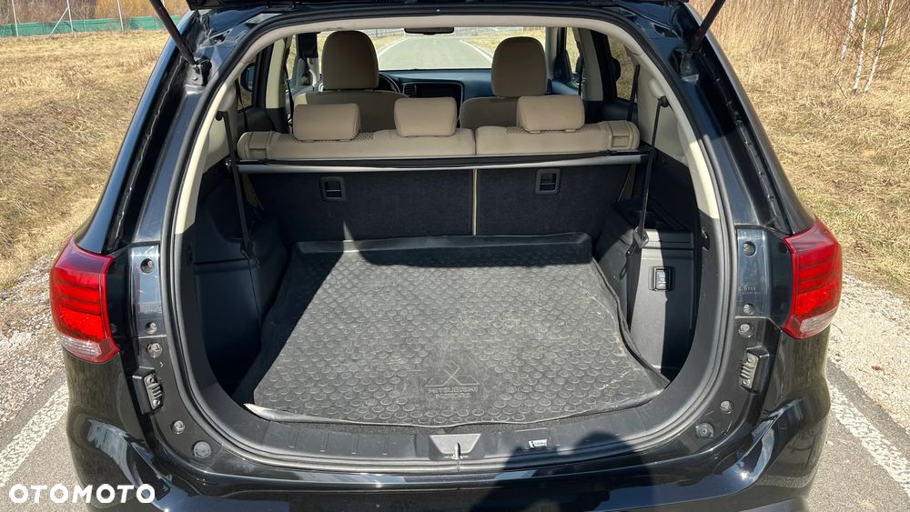Mitsubishi Outlander 2.0 Intense + Navi 4WD CVT - 14
