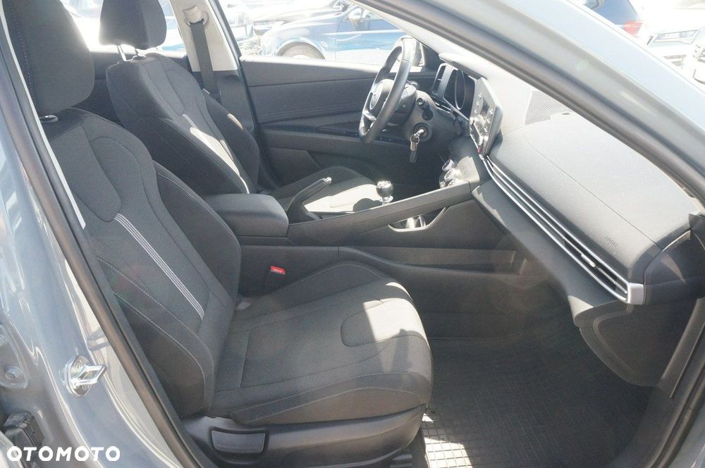 Hyundai Elantra 1.6 Modern - 26