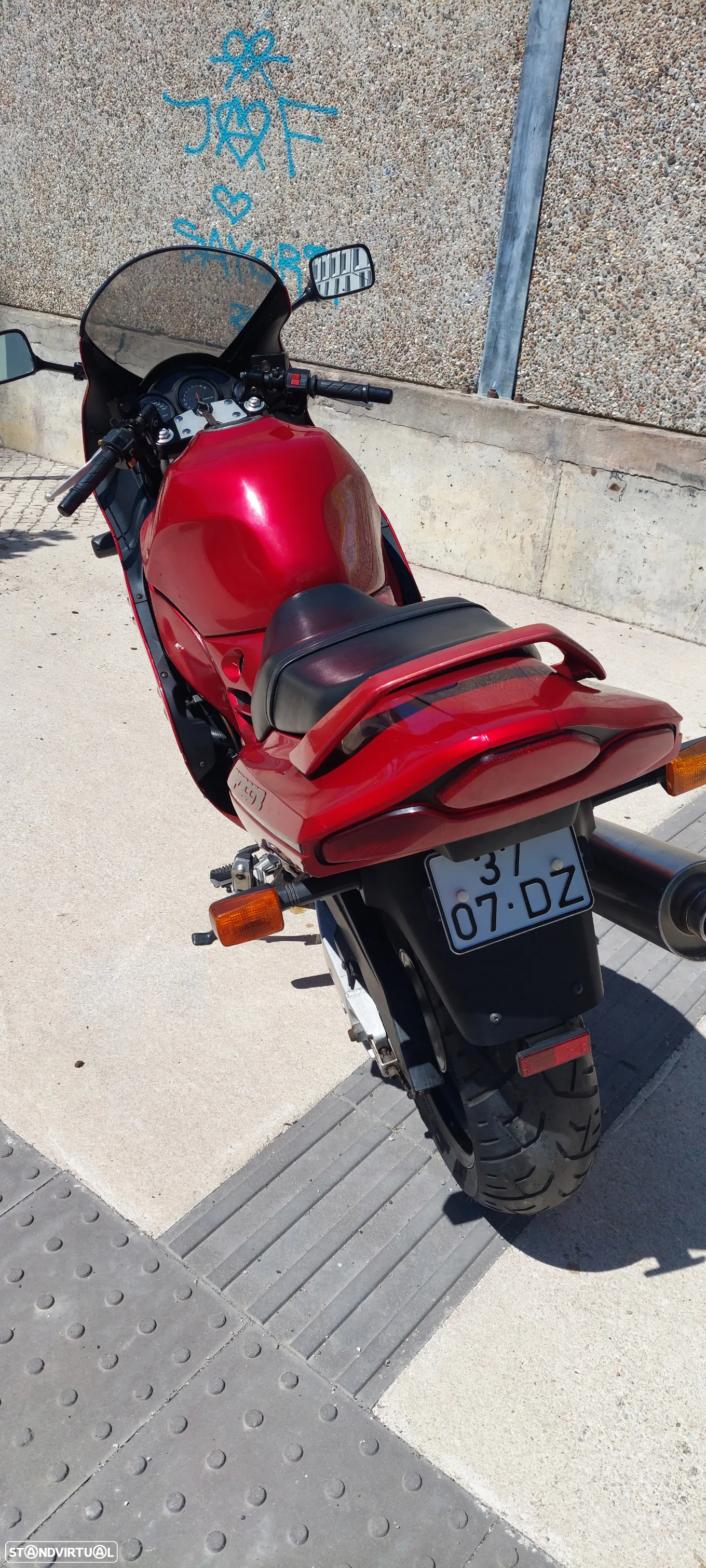 Suzuki RF RF900 - 7