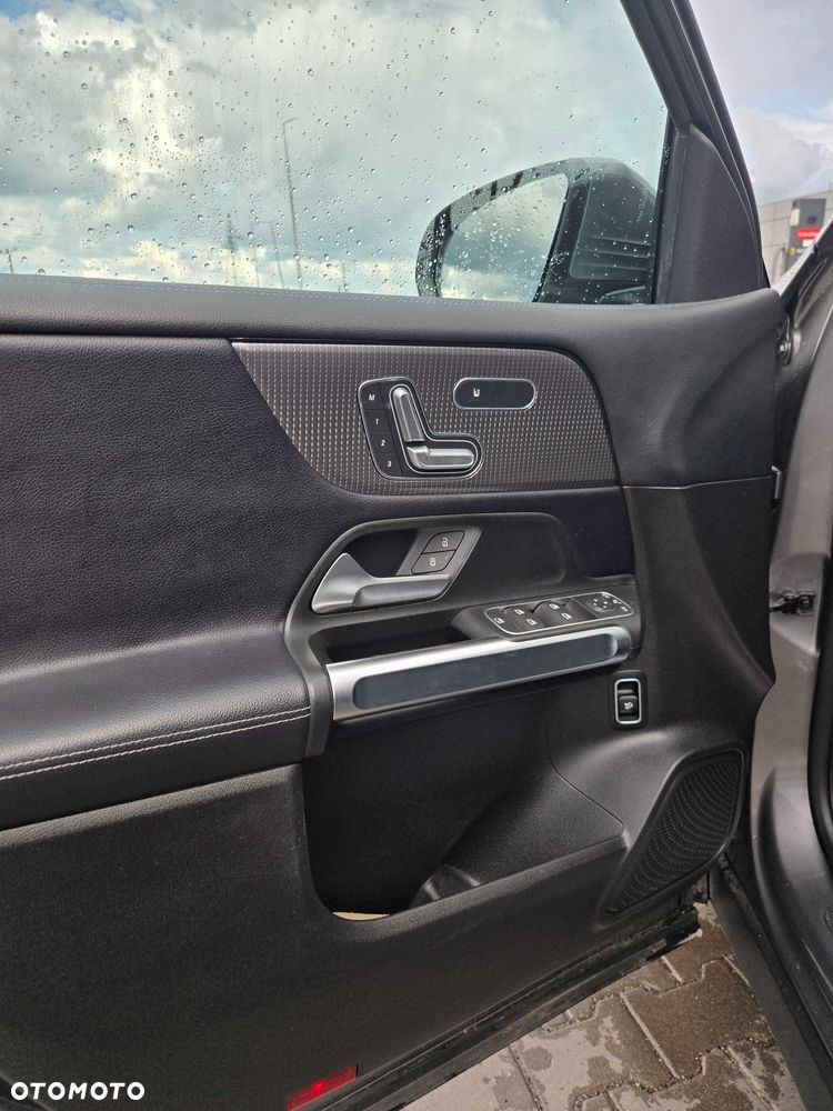 Mercedes-Benz GLB - 4