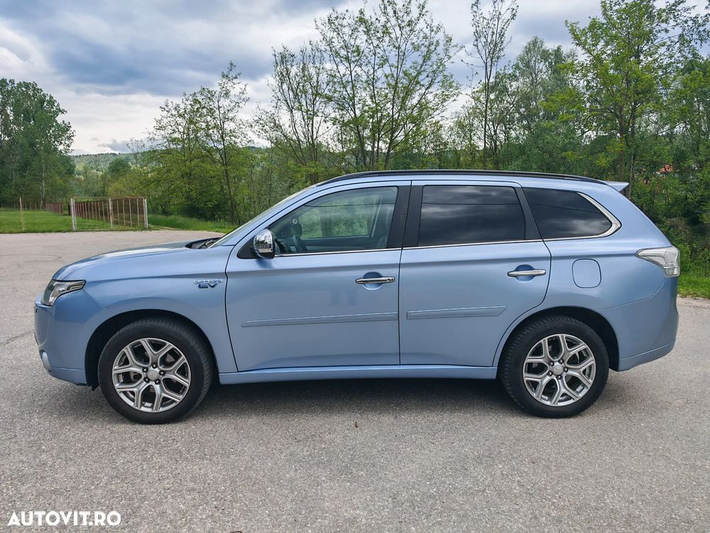 Mitsubishi Outlander - 5