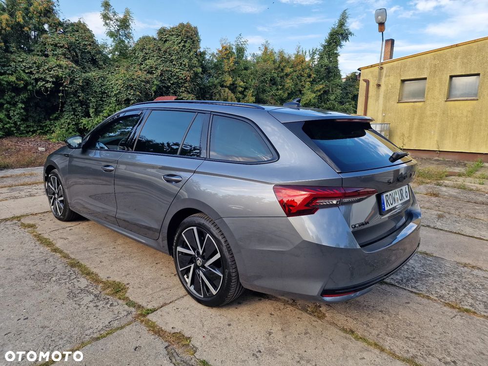 Skoda Octavia Combi 2.0 TDI DSG Sportline - 4