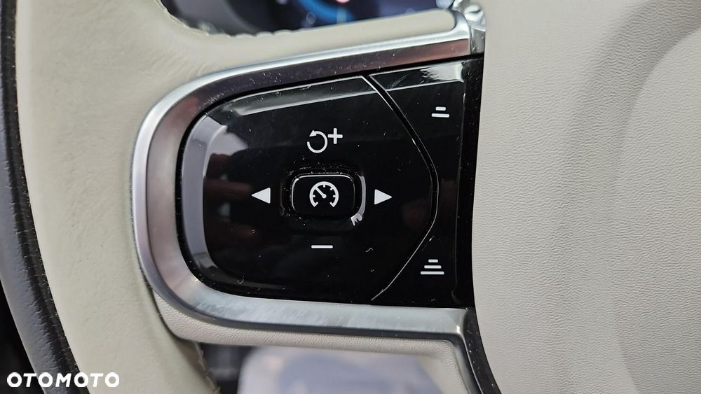 Volvo XC 60 B4 B Plus Bright - 17