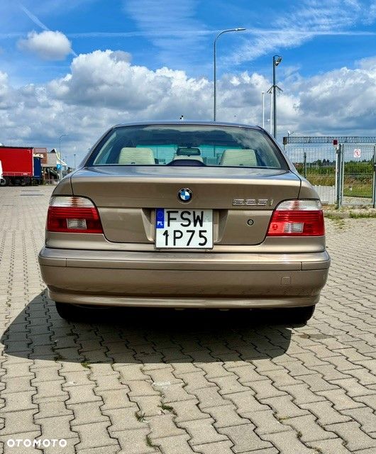 BMW Seria 5 525i - 6