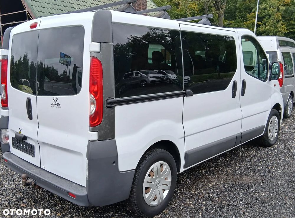 Opel Vivaro 2011 photo 5