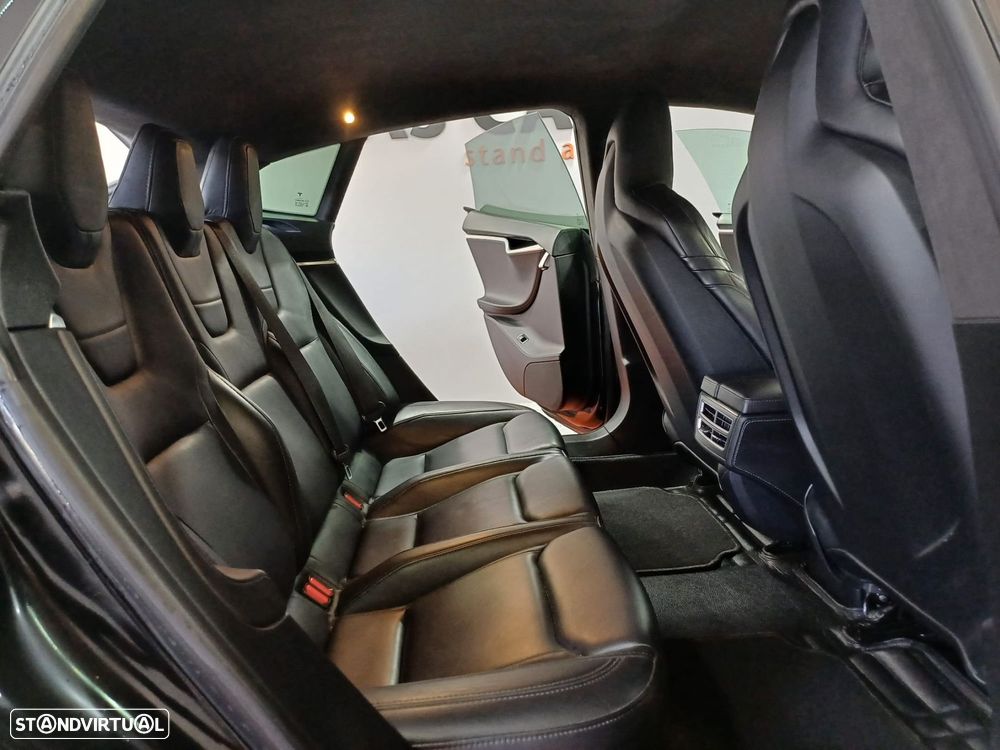 Tesla Model S P85D - 12