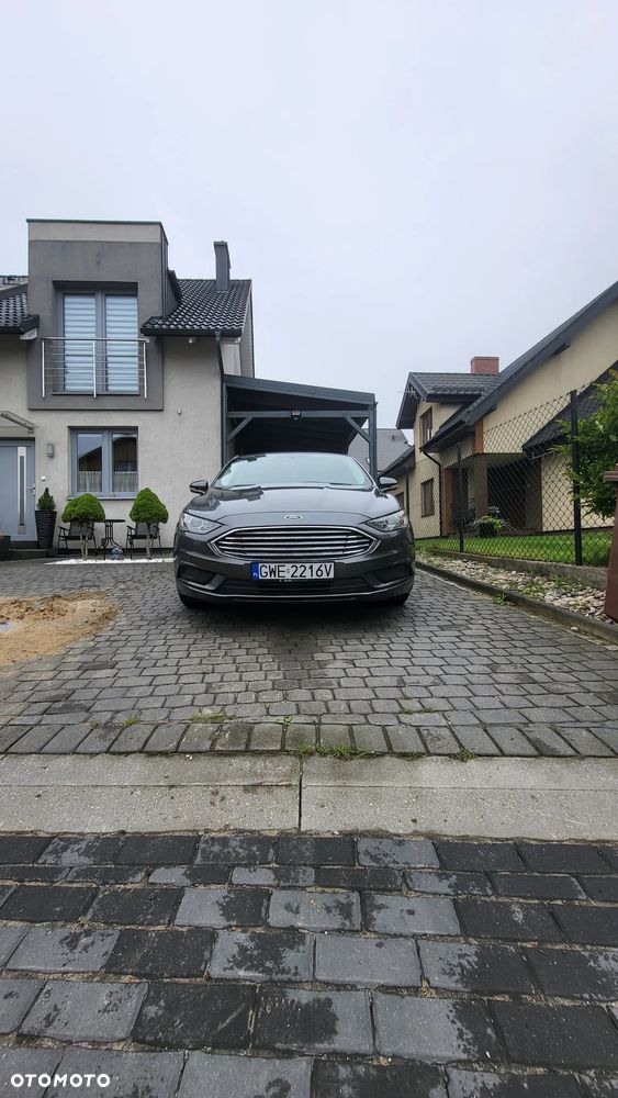 Ford Fusion - 8