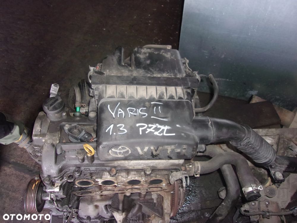 SILNIK TOYOTA YARIS II 1.3 VVTI 2S P72Z