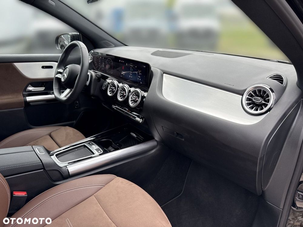 Mercedes-Benz GLA - 18