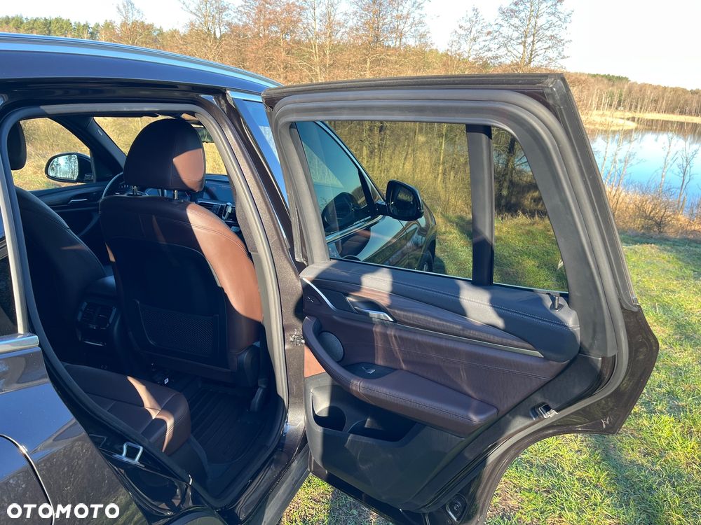 BMW X3 xDrive20d Luxury Line - 10