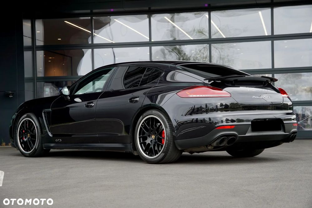 Porsche Panamera GTS - 4