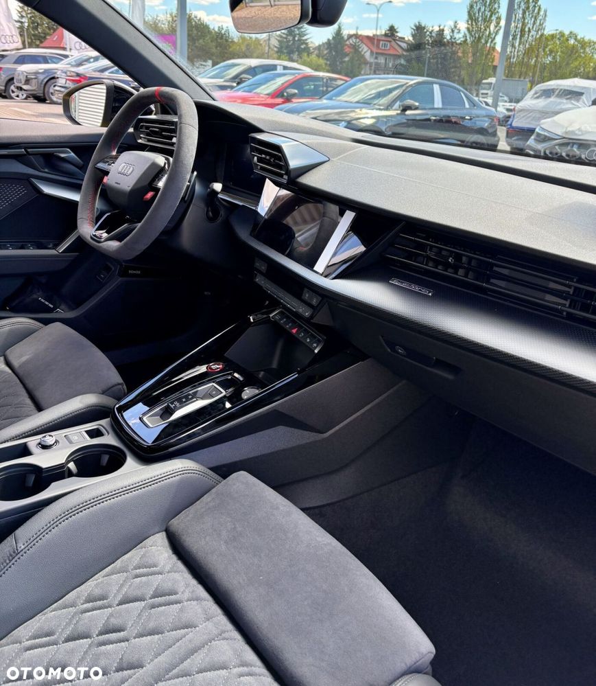 Audi RS3 Limousine - 24